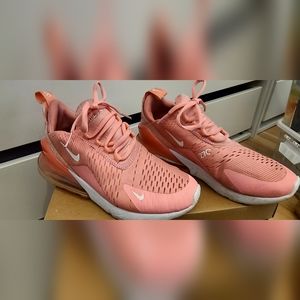 Nike 270 size 7